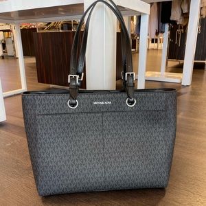 Michael Kors JST Large MF Commuter Tote